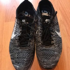 Nike Flyknit Racers Black Oreo
